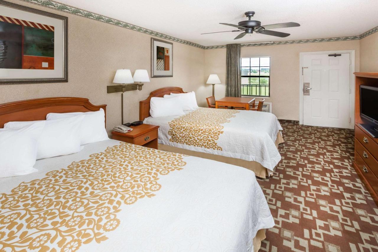 Days-Inn By Wyndham Batesville Ar Luaran gambar