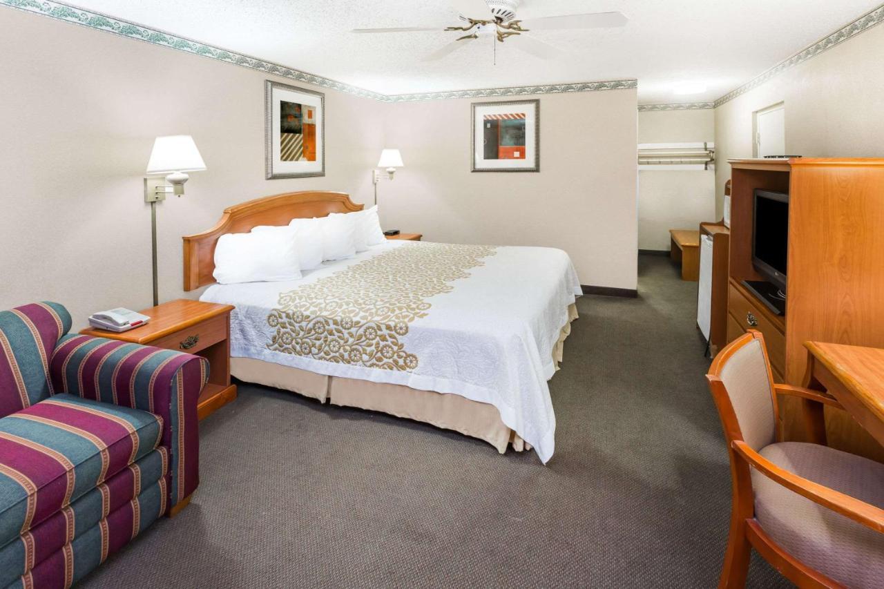 Days-Inn By Wyndham Batesville Ar Luaran gambar