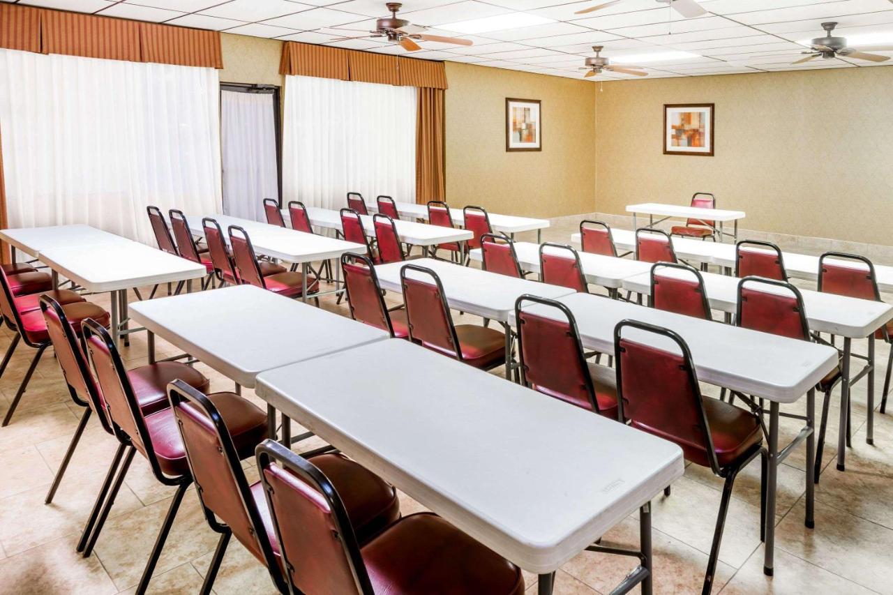 Days-Inn By Wyndham Batesville Ar Luaran gambar