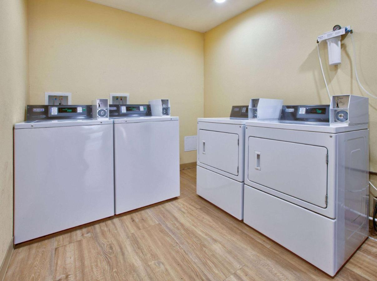 Days-Inn By Wyndham Batesville Ar Luaran gambar